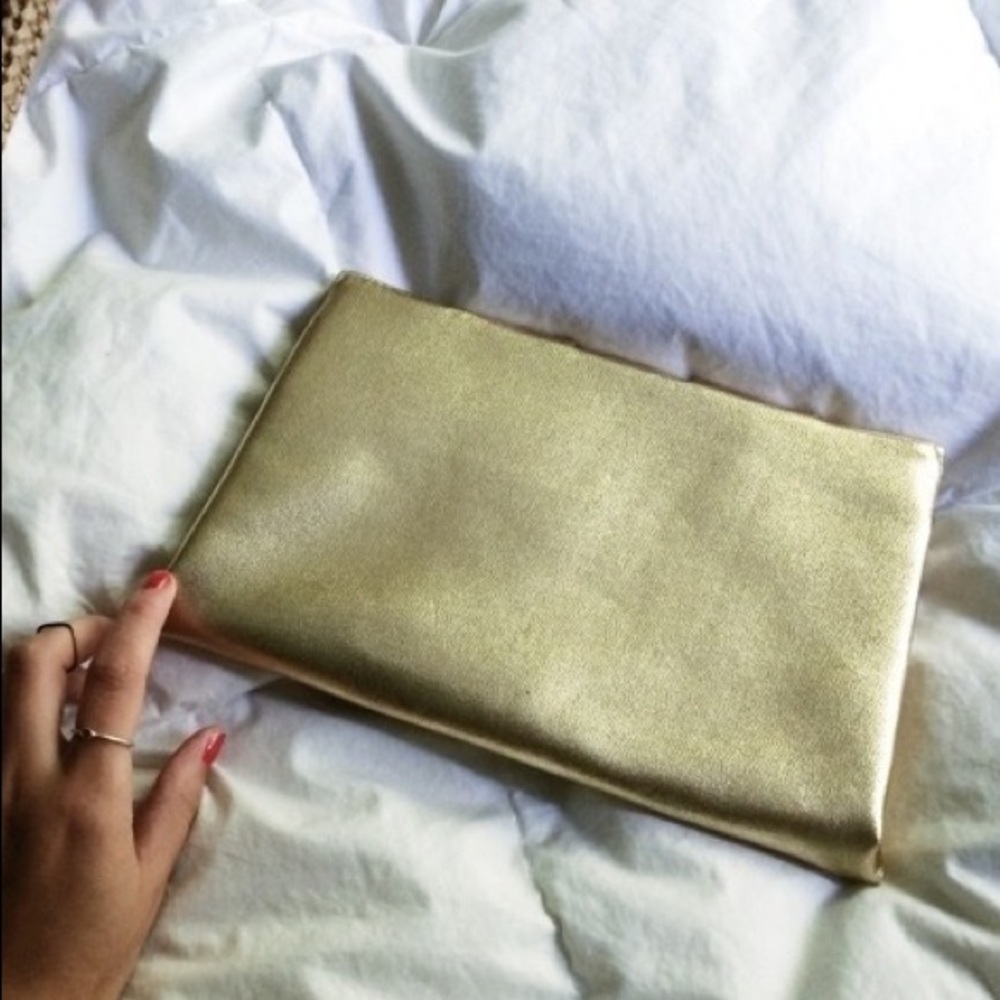 Metallic gold clutch - Picture 4 of 4